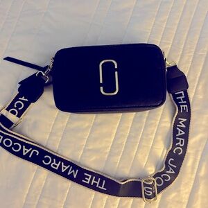 Marc Jacob’s bag!!!! Barely use just like new!!! Smoke free house hold and clean